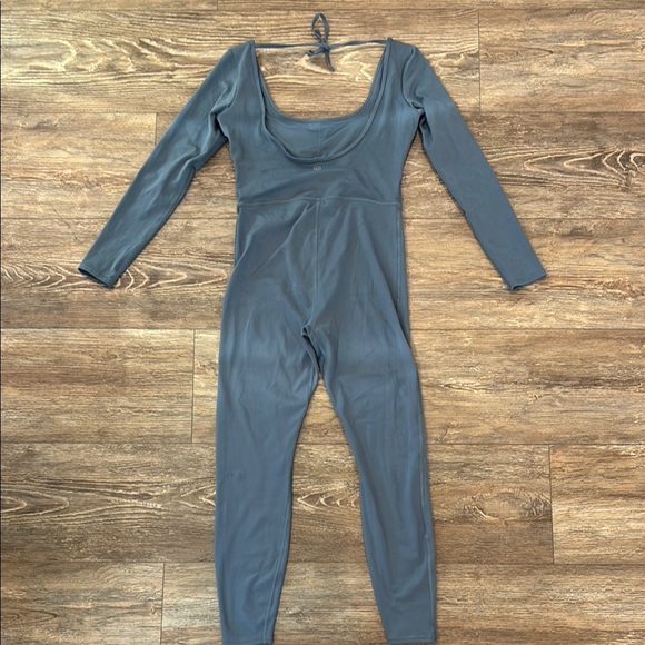 Gilly Hicks Women's Size Medium Gray Active Recharge Onesie - Picture 7 of 10